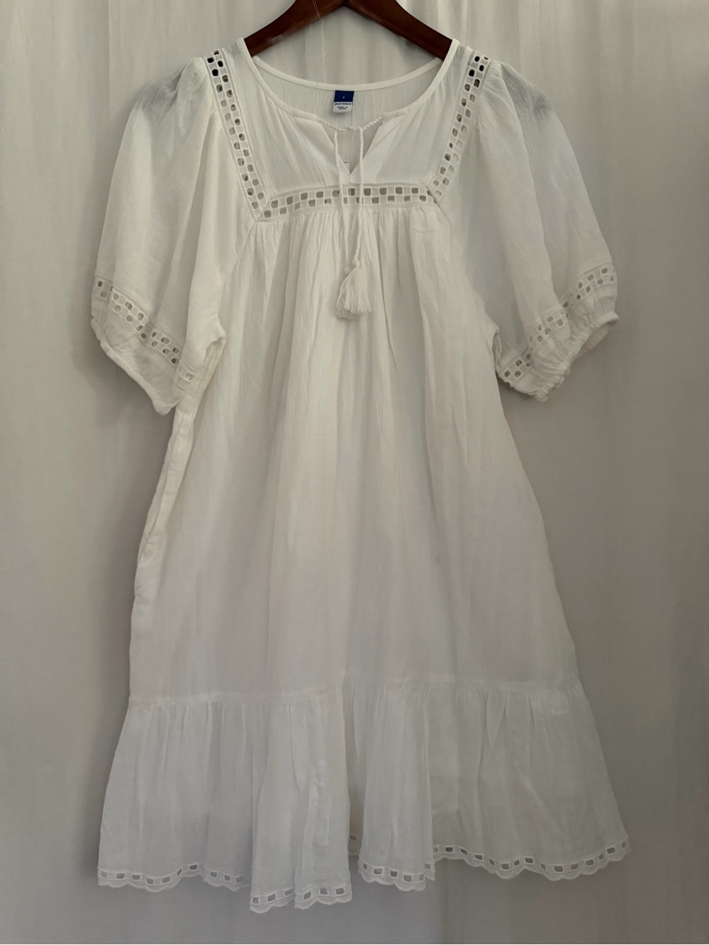 NWT Old Navy White Eyelet Tassel Tie-Front Boho Tiered Dress - White - Sz S
